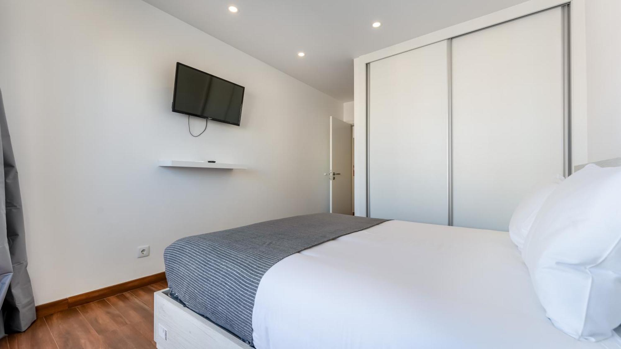 Serene Blue 1 Bdr Flat With Balcony By Lovelystay Portimão Exteriér fotografie